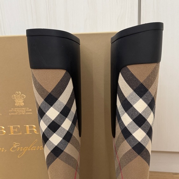 Burberry Black and Tan Checkered Boots - Picture 7 of 17